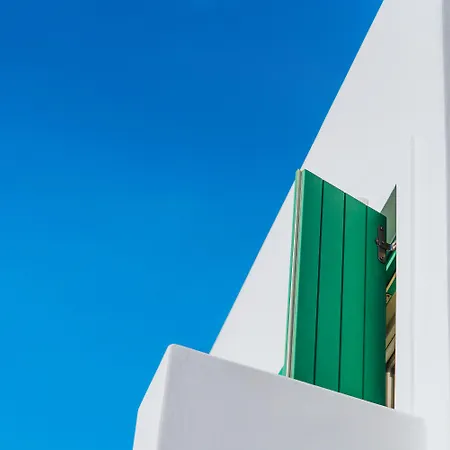 Aelia & Aparthotel 4*