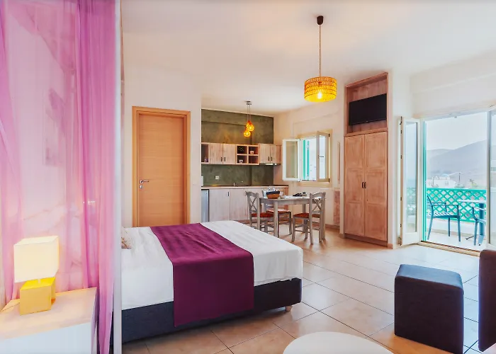 Aelia & アパートホテル