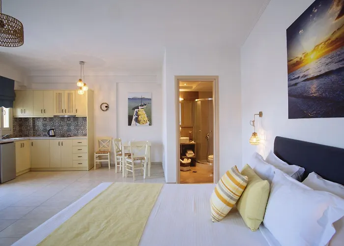 アパートホテル Aelia & 4*